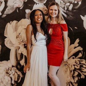 Meet your Posher, Elaine